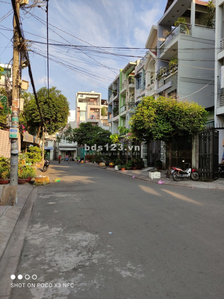 Bán gấp nhà 94m2 ngay Kênh Tân Hóa 2 mặt tiền xe hơi, kinh doanh sầm uất.