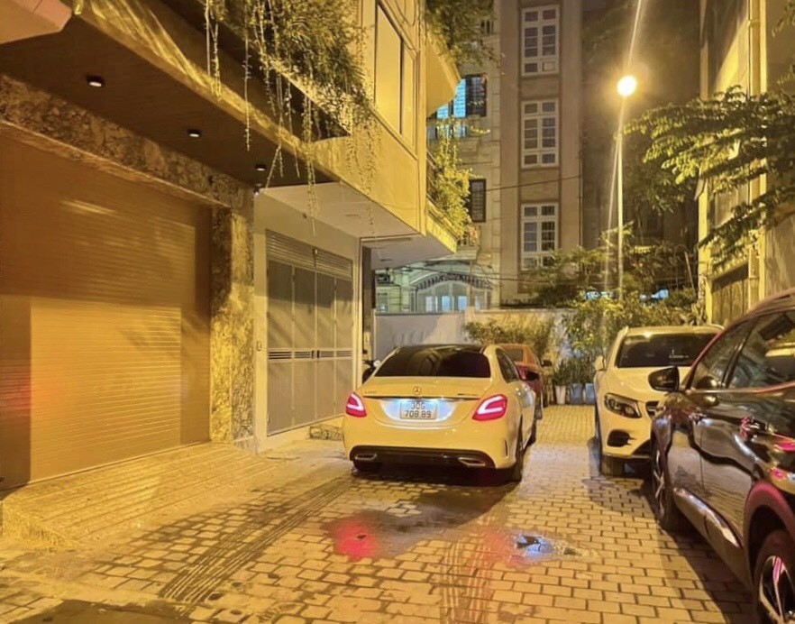 Phân Lô Trung Hòa LÊ VĂN LƯƠNG 2 ô tô tránh, Gara, FULL Nội thất sang trọng GỖ LIM Tiện ích 5* xung quanh