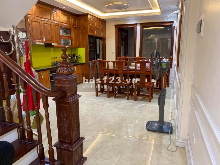 BÁN NHÀ LIỀN KỀ KĐT VĂN PHÚ TRỤC ĐƯỜNG TO NHẤT VĂN PHÚ VỈA HÈ 6M KINH DOANH SẦM UẤt. DIỆN TÍCH 90M2