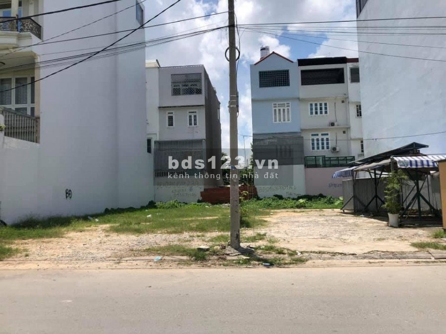Cần vốn làm ăn bán gấp lô đất sổ hồng riêng sau chợ an sương (5×20) giá 1 tỷ 449 triệu.