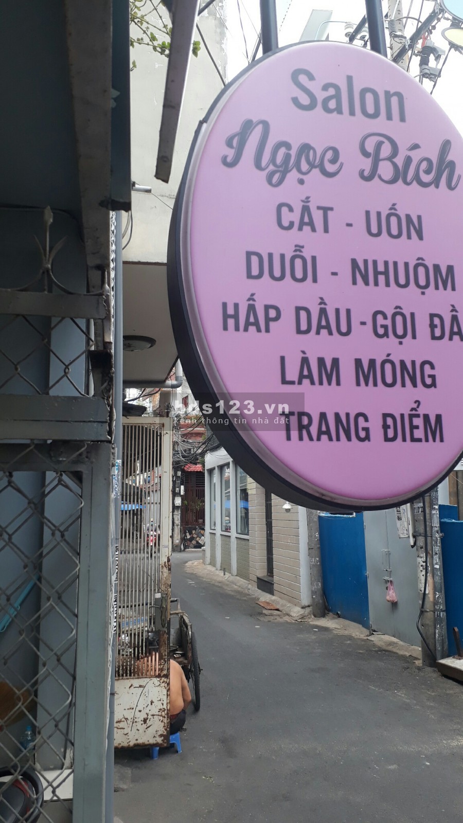 Cho thuê hoặc sang mặt bằng làm tóc cách chợ 30m