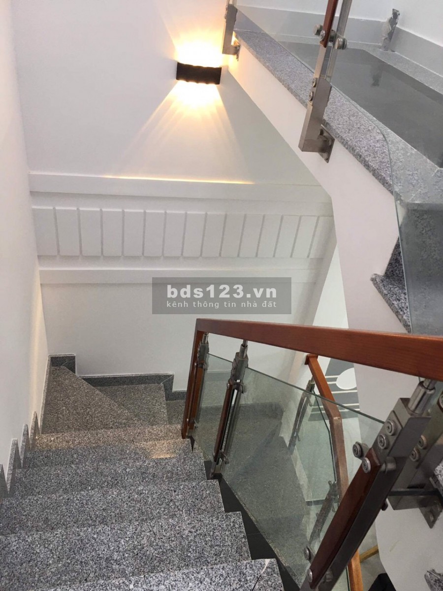 Bán nhà hẻm xe hơi Phan Văn Trị Bình Thạnh hơn 70m2 giá 3 tỷ 9 còn TL
