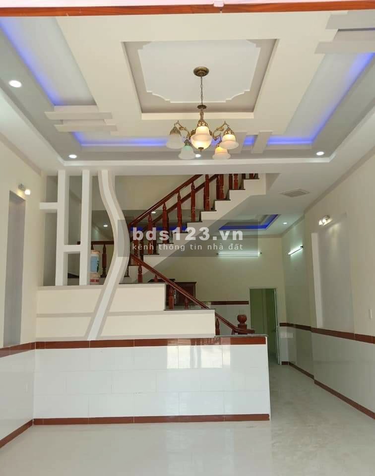 Tôi Bán Gấp Căn Nhà, Sổ Hồng Sở Hữu Riêng, 100m2, 1Ty3, Có Thương Lượng.