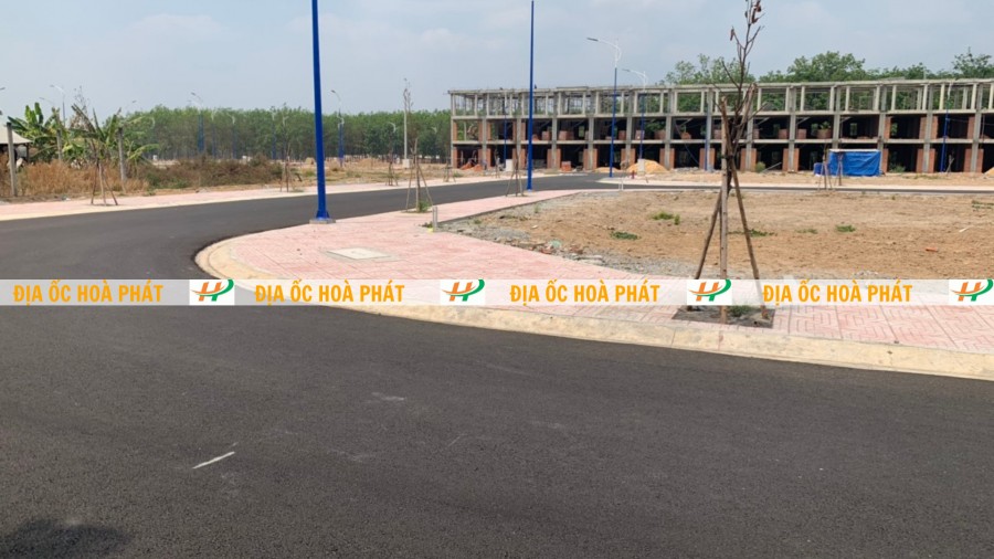 Bán đất mặt tiền Quốc Lộ 13 gần cầu vượt Bình Phước 600 triệu/nền