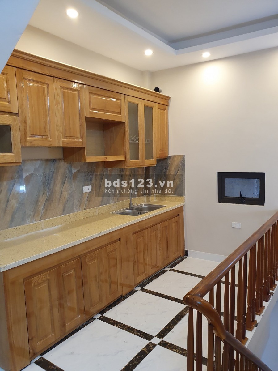 Bán nhà mặt phố Hoàng Văn Thái 65m2,15 tỷ,kinh doanh sầm uất,vỉa hè.