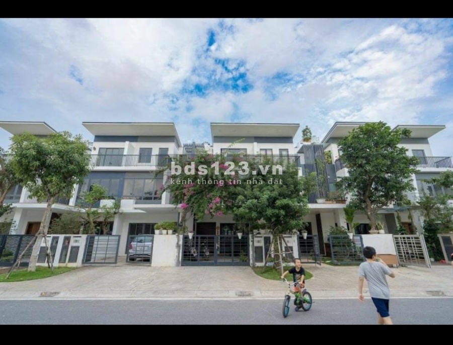 Căn nhà Phố 5 x 20m, 3 tầng giá chỉ 4,5 tỷ ngân hàng cho vay 70% chỉ cần 20% từ 1,2 tỷ là có căn nhà phố