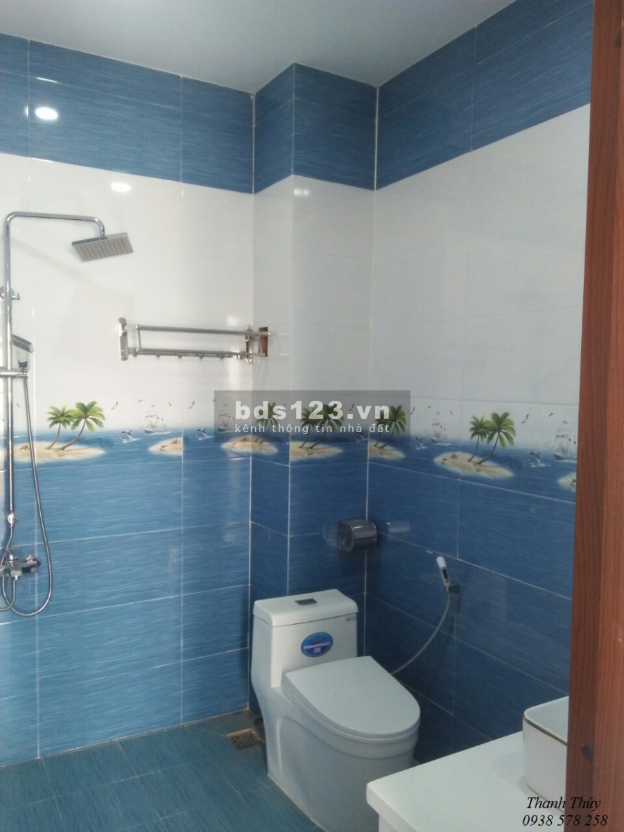 Bán nhà mt đường Nguyễn Văn Yến Quận Tân Phú. Nhà 1 trệt 3 lầu 5 phòng 4WC có sân thượng