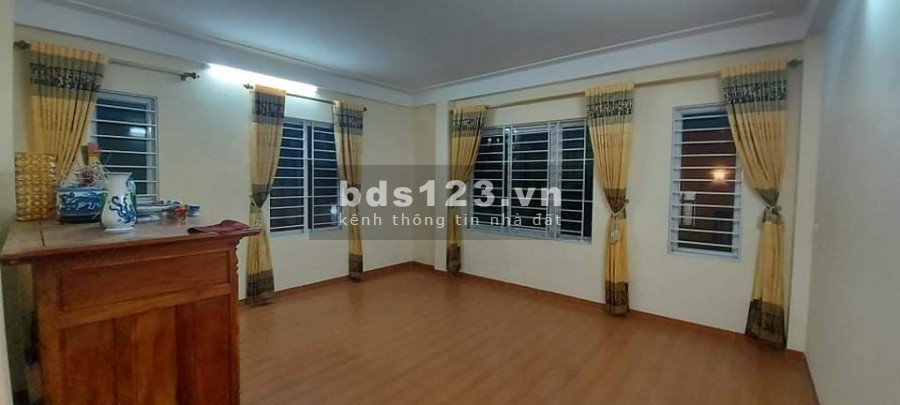 Cần Bán nhà Đẹp 42m2 5 Tầng Giá 3.15 Tỷ Khu Kim Giang Thanh Trì