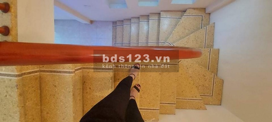 Cần Bán nhà Đẹp 42m2 5 Tầng Giá 3.15 Tỷ Khu Kim Giang Thanh Trì