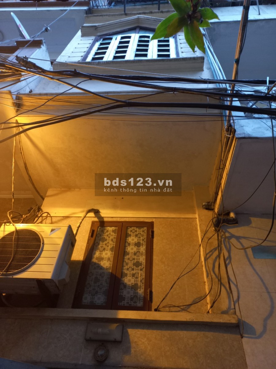 Nhà phố Bạch Mai 18m2 4 tầng ngõ to rộng