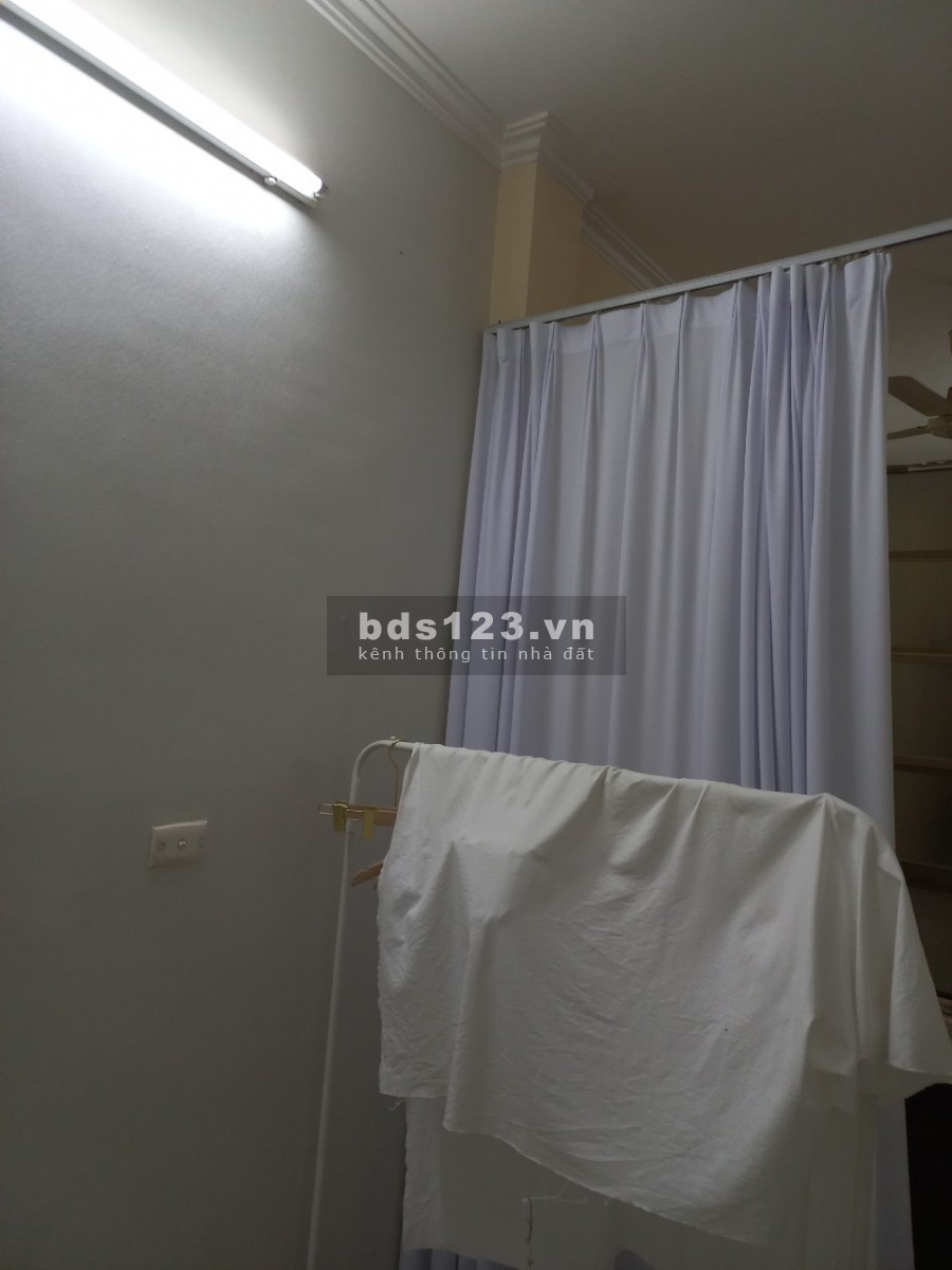 Nhà phố Bạch Mai 18m2 4 tầng ngõ to rộng