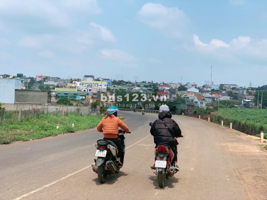 Bán lô đất thổ cư trung tâm TT. Thị trấn Liên Nghĩa tại cầu Cao Thái Liên Nghĩa Đức Trọng giá 830 triệu