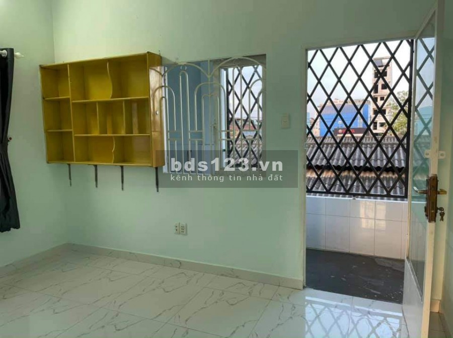 Cho thuê nhà 1 Trệt + 2 Lầu 4 PN hẻm xe hơi cạnh KCX Tân Thuận