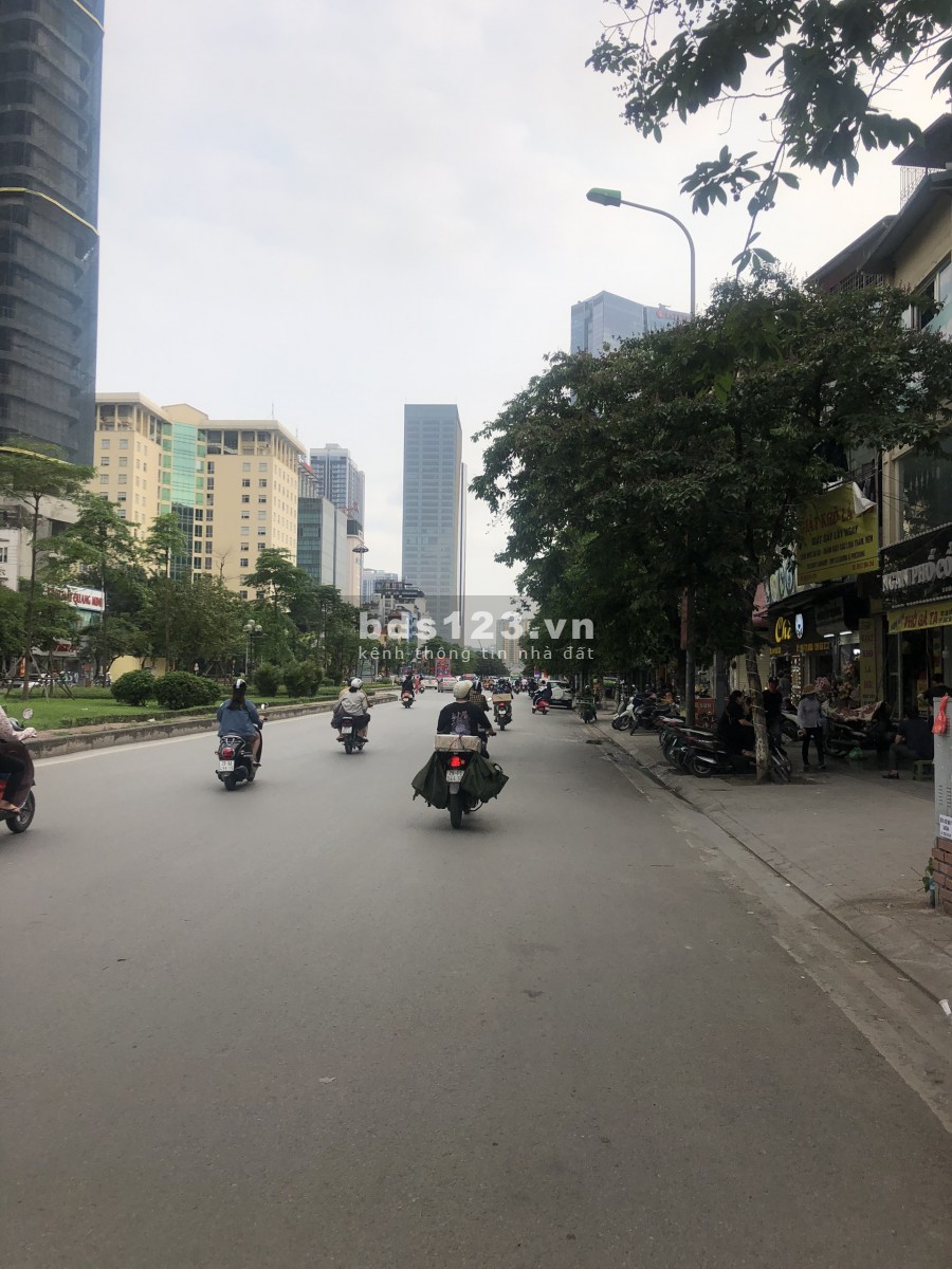 Bán nhà mặt phố Liễu Giai 332m2, MT 11m, Lô Góc, Gần Vincom – Lotte.