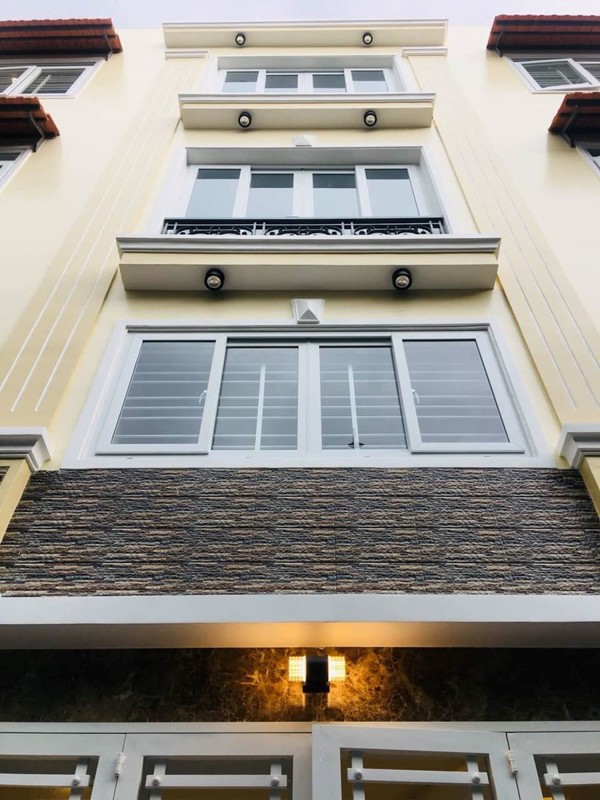 Bán nhà MT đường Trường Sơn, 5 tầng, giá 21,5 tỷ