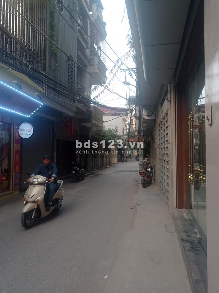 Nhà liền kề Phố Hoàng Mai ô tô đỗ cửa DT 35m2 4 tầng - 3.15 tỷ