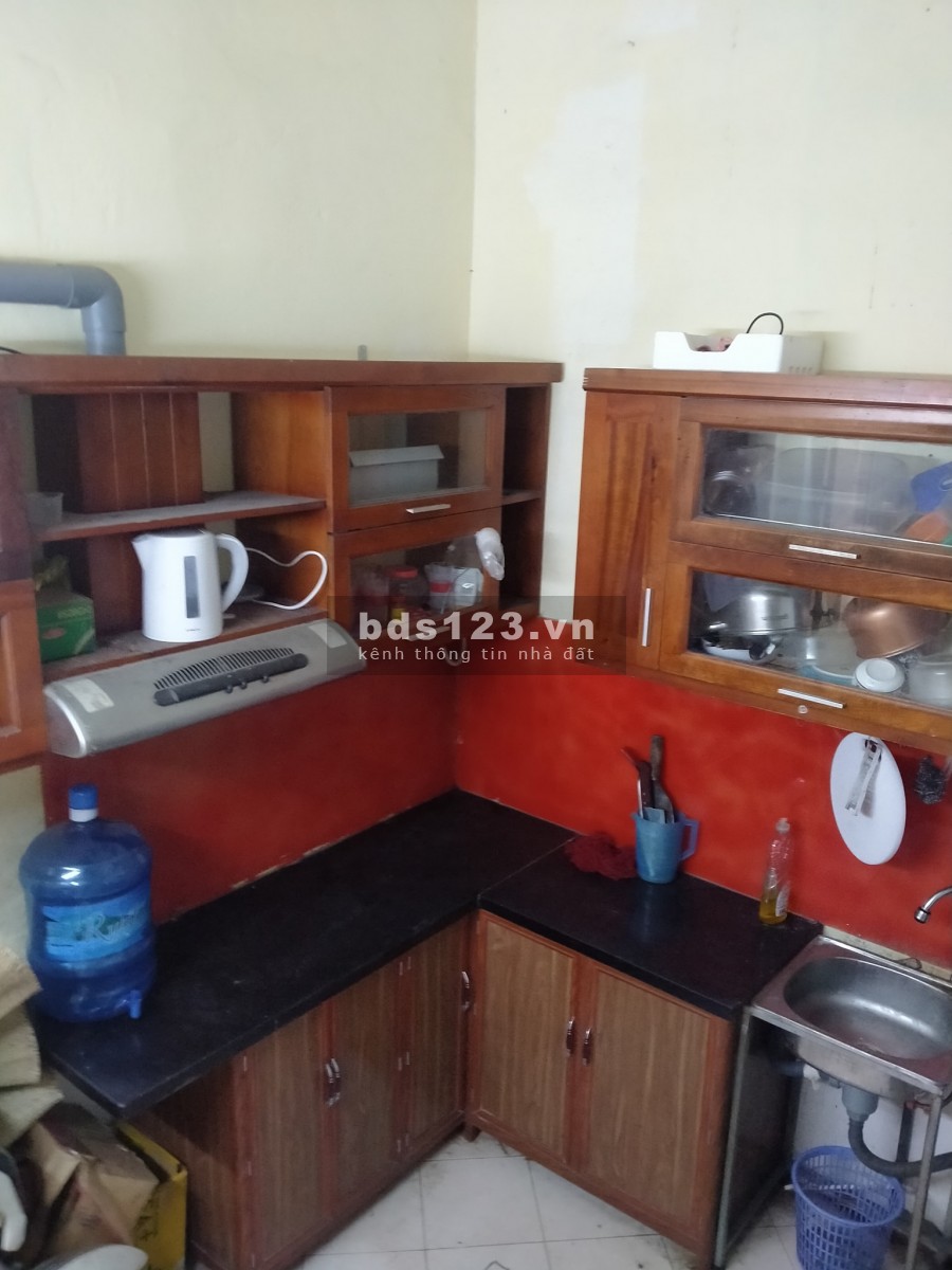 Bán nhà Lĩnh Nam, 700tr, gần ô tô đỗ, nhiều tiện ích