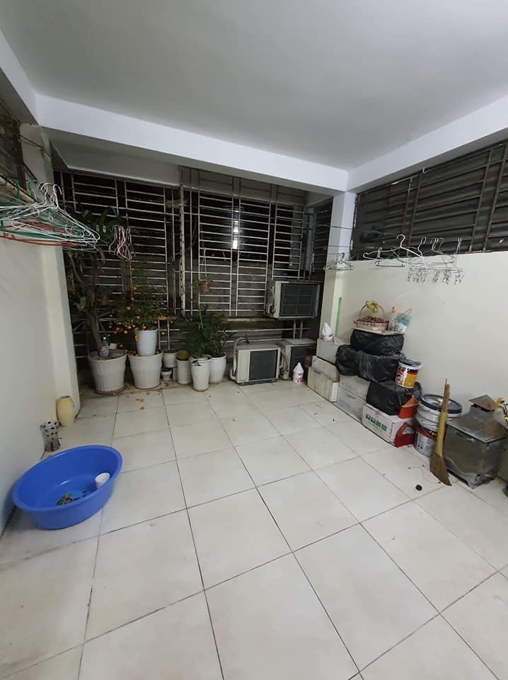 Bán nhà ngõ 79 Cầu Giấy tặng nội thất, 50m2, 5 tầng đẹp,giá 4 tỷ