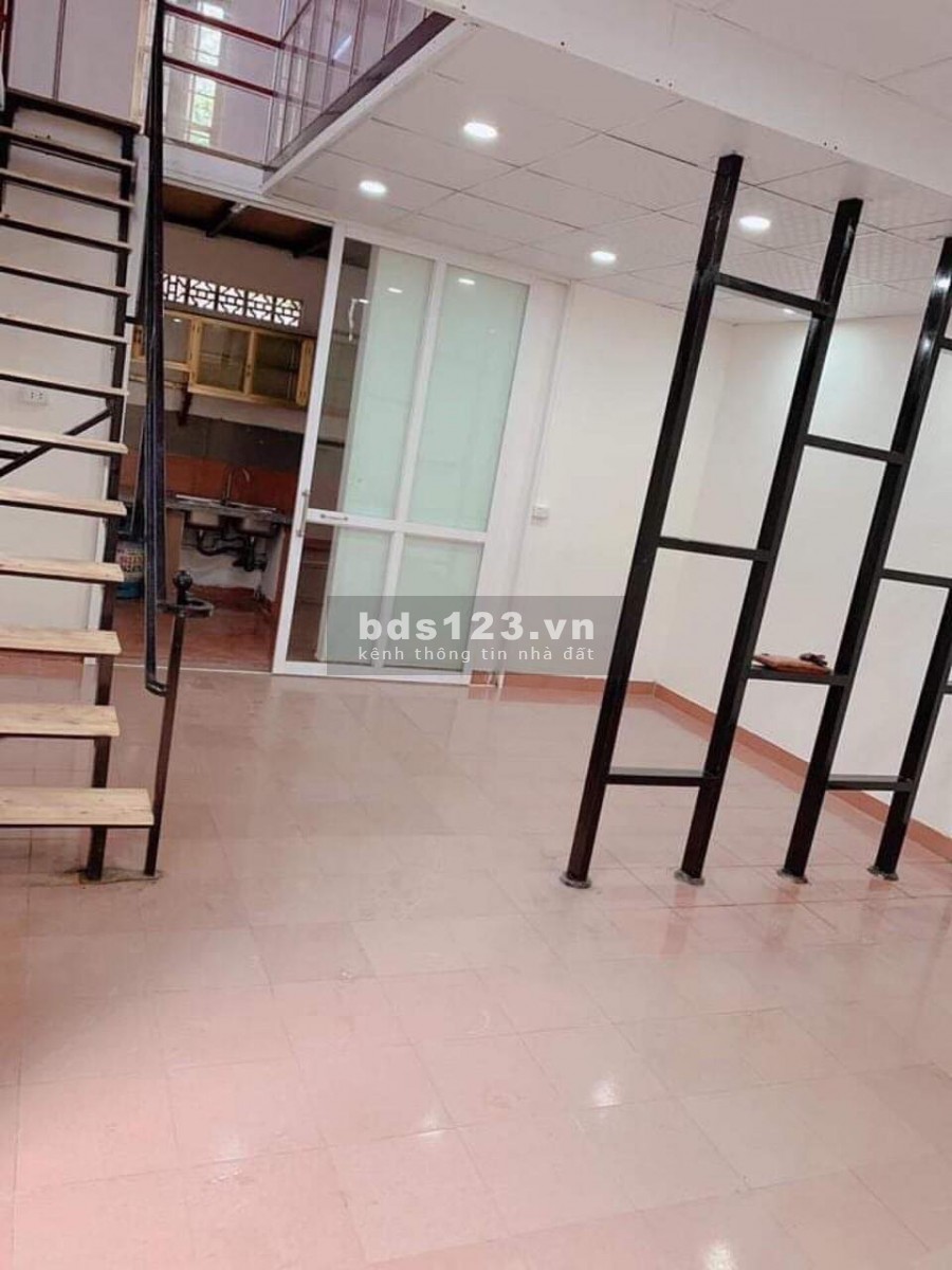 Chủ bán gấp căn nhà cấp 4 có gác xép chỉ 1 tỷ 5 . Liên hệ : 0964167063.