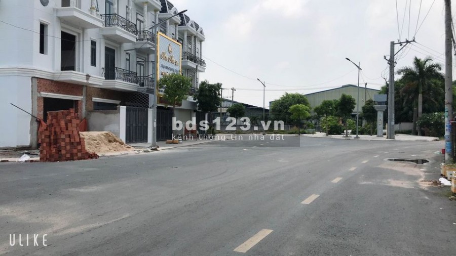 Bán đất thổ cư đường sos2 , sát nhà hàng tiệc cưới Phú Lợi,SHR
