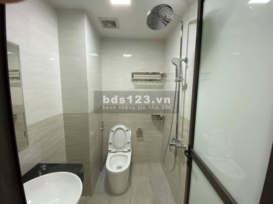 Ô tô Đỗ Cửa, 35m2 MTx4m 5T, V.Đ.Thận Long biên