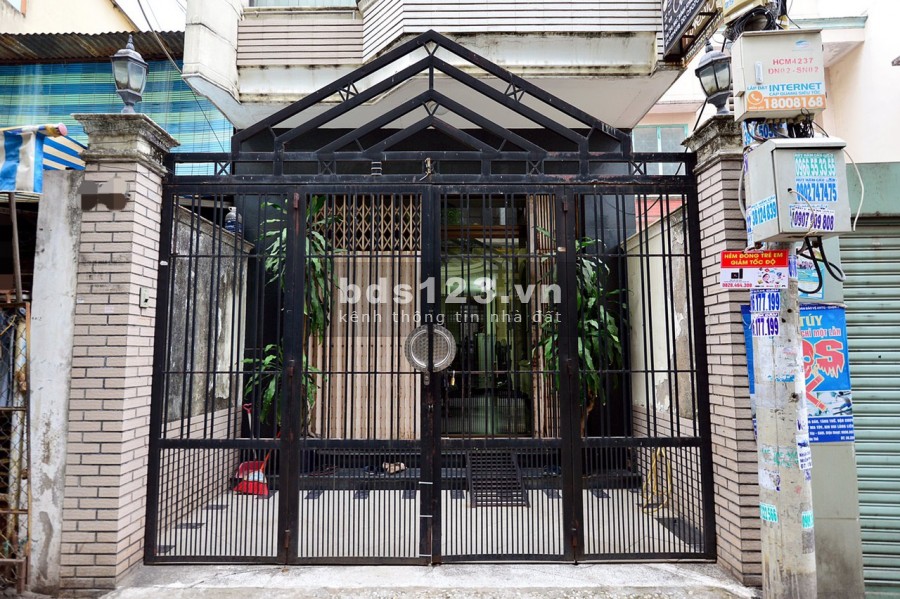 Bán nhà Nguyễn Bỉnh Khiêm Hẻm Xe Hơi tránh nhau, 2 chiều. 2 mặt tiền trước sau, hẻm thẳng, sân để xe máy.