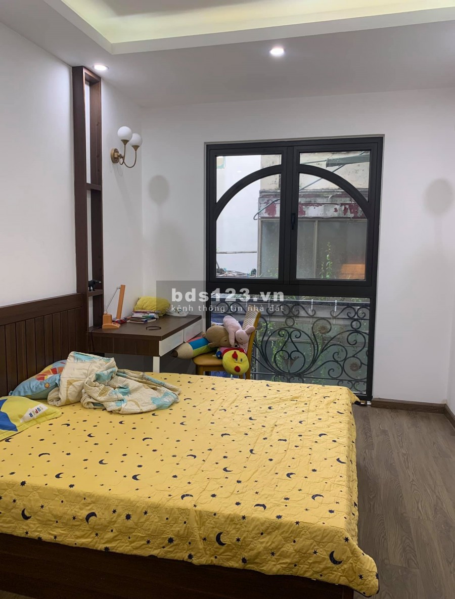 Bán nhà Bồ Đề Long Biên 43m2*5T-Ô tô tránh cách 5m-View hồ-Ngõ thông