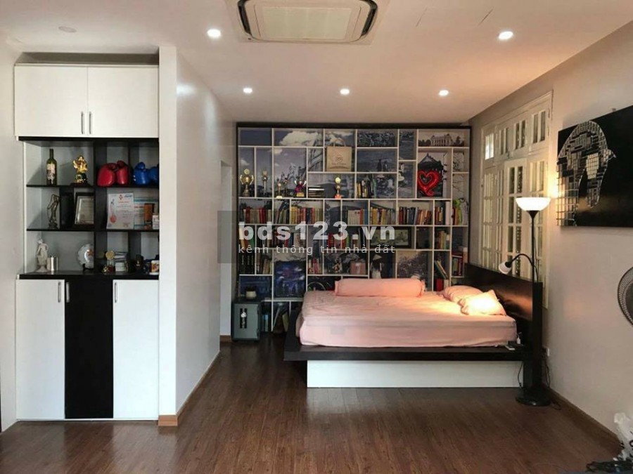 Bán nhà Bồ Đề-Long Biên 60m2*4T-Phân lô-Ô tô đỗ cổng-Gần hồ