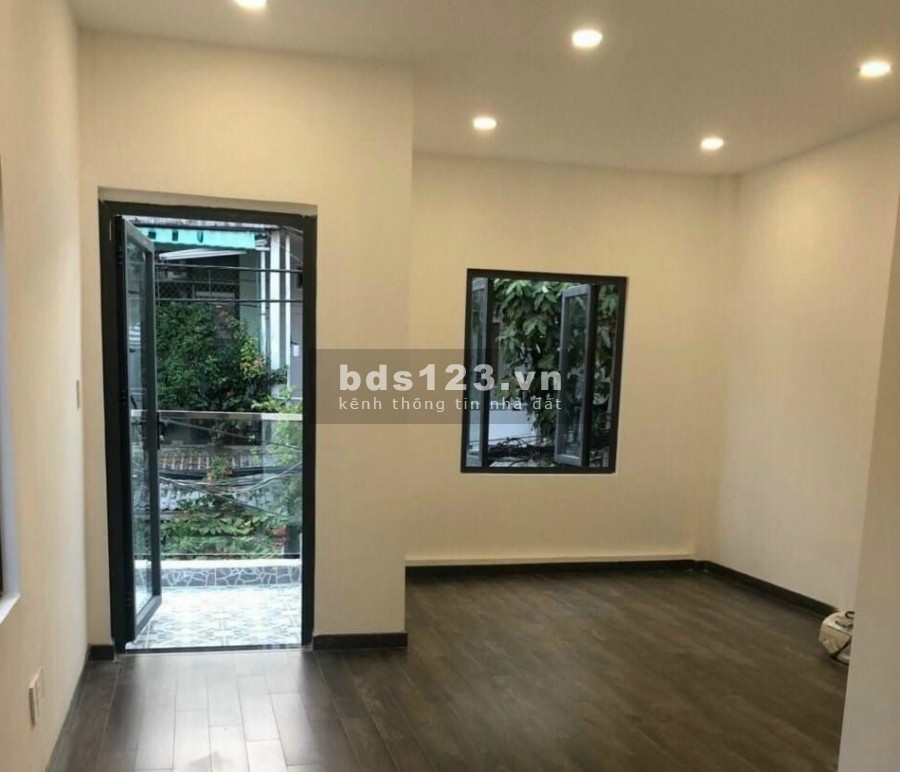Nhà 4 tầng, có chỗ đậu ô tô, Lạc Long Quân, P.8, Tân Bình. 4,5 tỷ