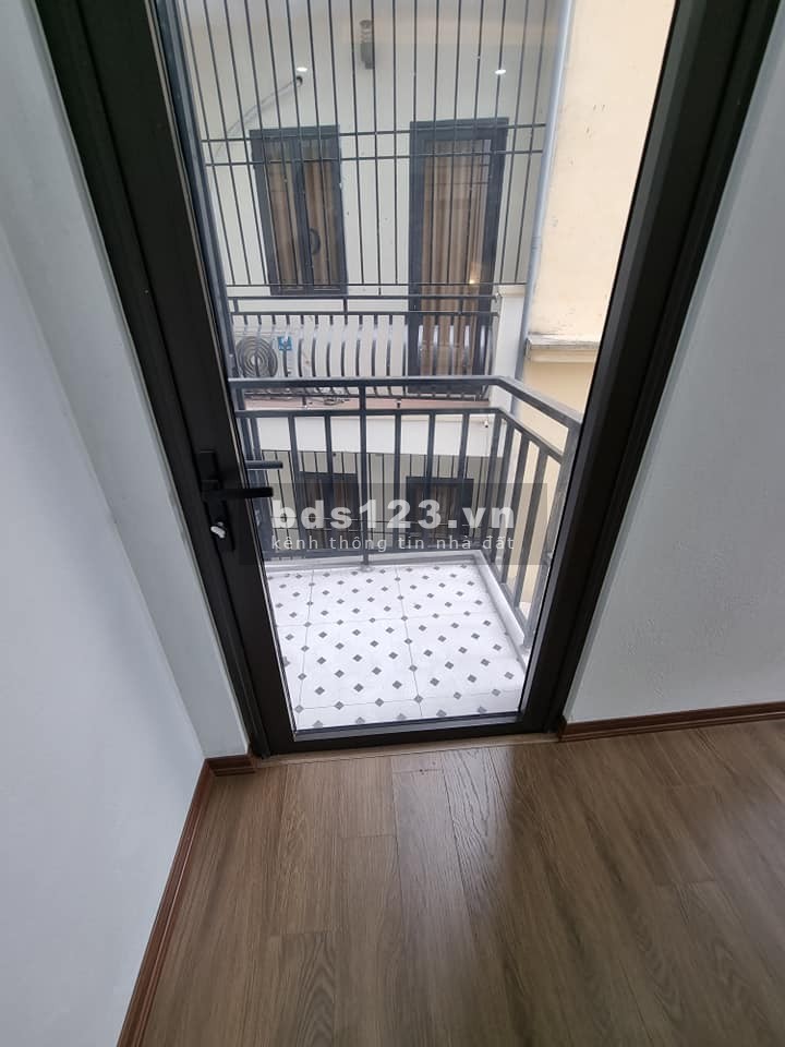 NHỈNH 3 TỶ CÓ NHÀ NGỌC THỤY, Ô TÔ GẦN NHÀ, NGÕ THÔNG, 40M X 5 TẦNG