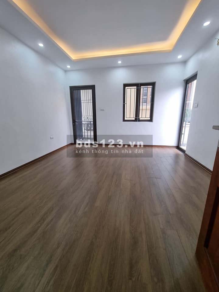 NHỈNH 3 TỶ CÓ NHÀ NGỌC THỤY, Ô TÔ GẦN NHÀ, NGÕ THÔNG, 40M X 5 TẦNG