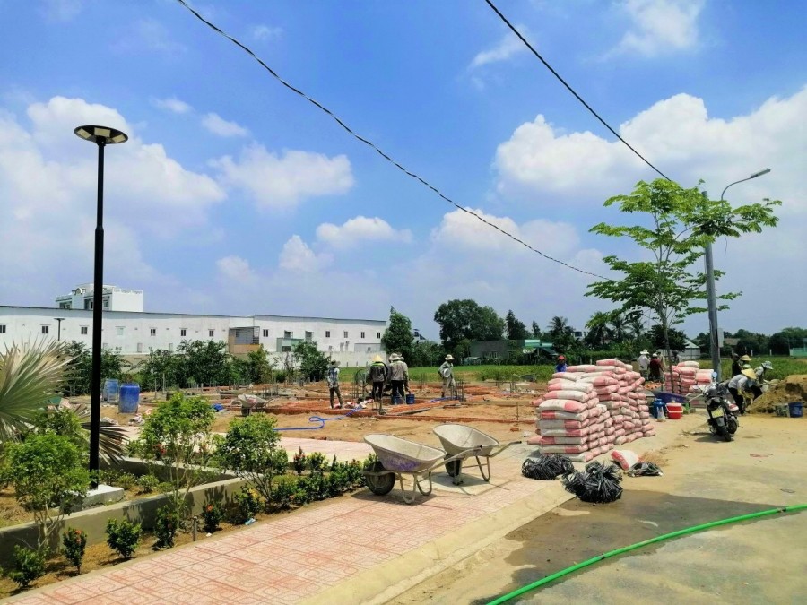 Lô góc 2 mặt tiền, đường trước nhà 10m, điện nước chuẩn, Xây dựng tự do, Sổ Hồng Riêng