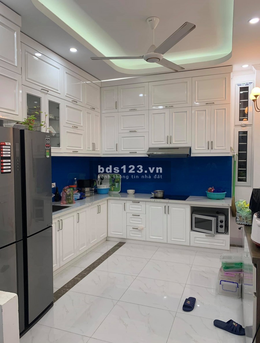 Bán nhà Bồ Đề Long Biên 43m2*5T-Ô tô tránh cách 5m-View hồ-Ngõ thông