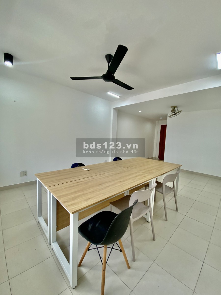 Văn phòng 40m2 Nguyễn Thị Minh Khai Quận 1 - View đẹp, có nội thất