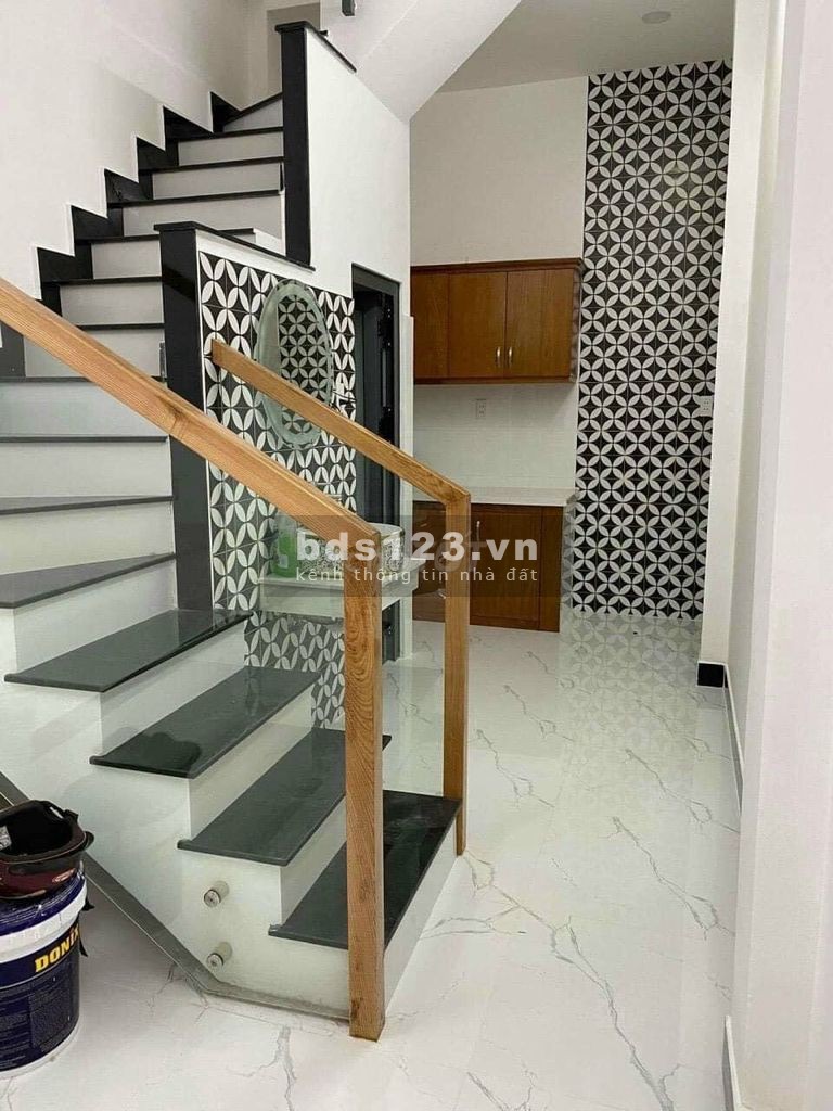 Chính chủ cần bán nhà HXH 1/ Tạ Quang Bửu DT: 4,75x18m, 2 lầu, giá 7tỷ (Thương lượng)