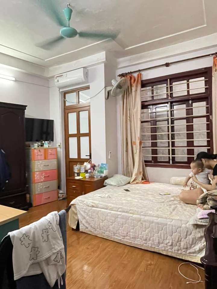 Nhà đẹp Tạ Quang Bửu trung tâm quận Hai Bà Trưng 40m 5 tầng 3,5 tỷ