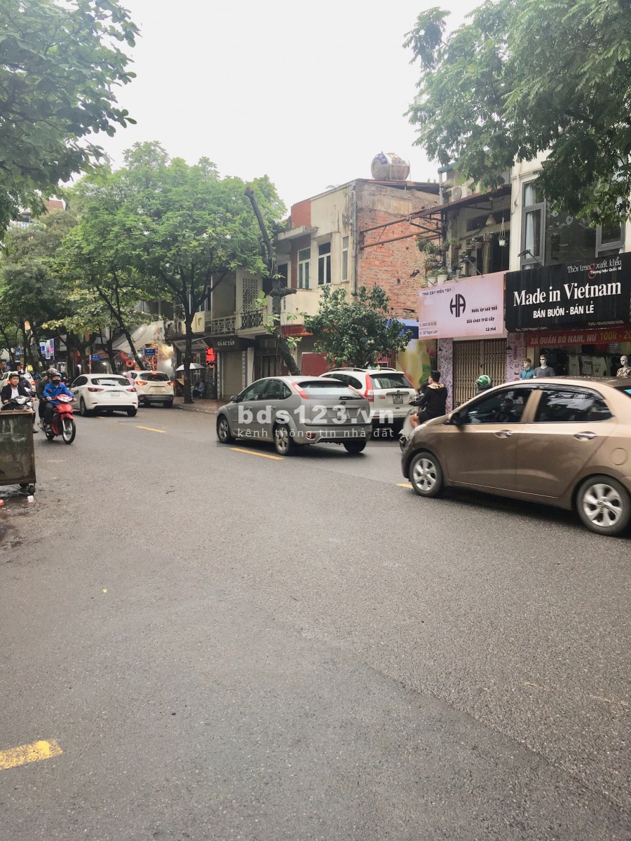Bán đất phân lô 49m2. Ô tô đỗ cửa mặt tiền 3,9m. (Thần tài nhỏ). Giá 3 tỷ.