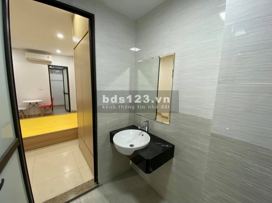 Ô tô Đỗ Cửa, 35m2 MTx4m 5T, V.Đ.Thận Long biên