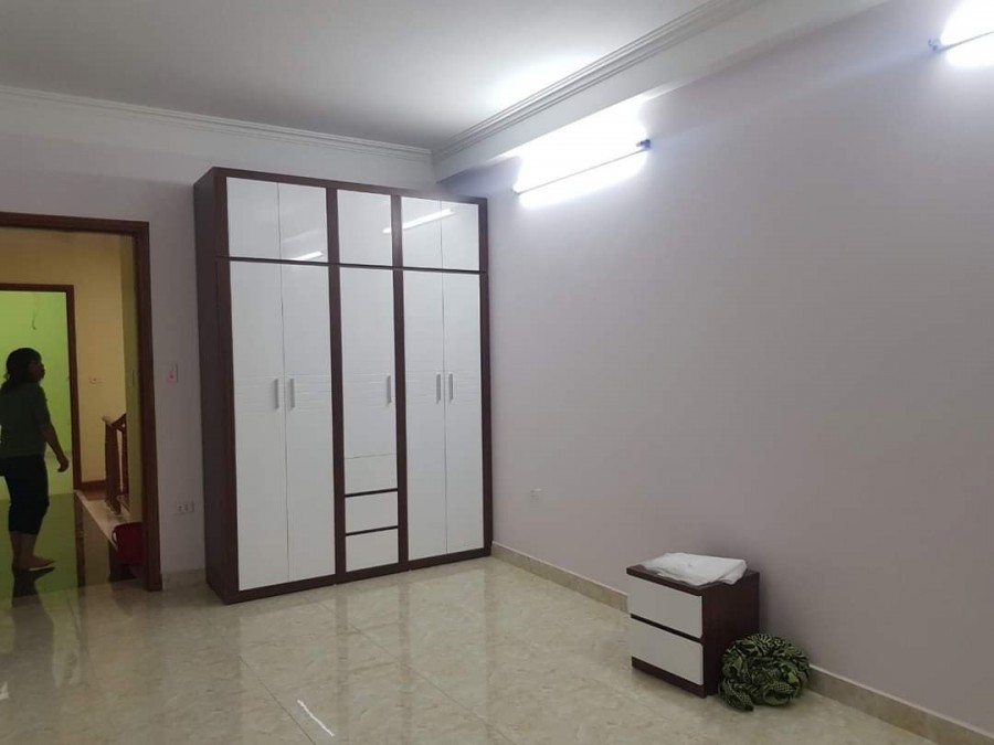 Bán gấp nhà Võ Chí Công 5T, 2.6 tỷ.