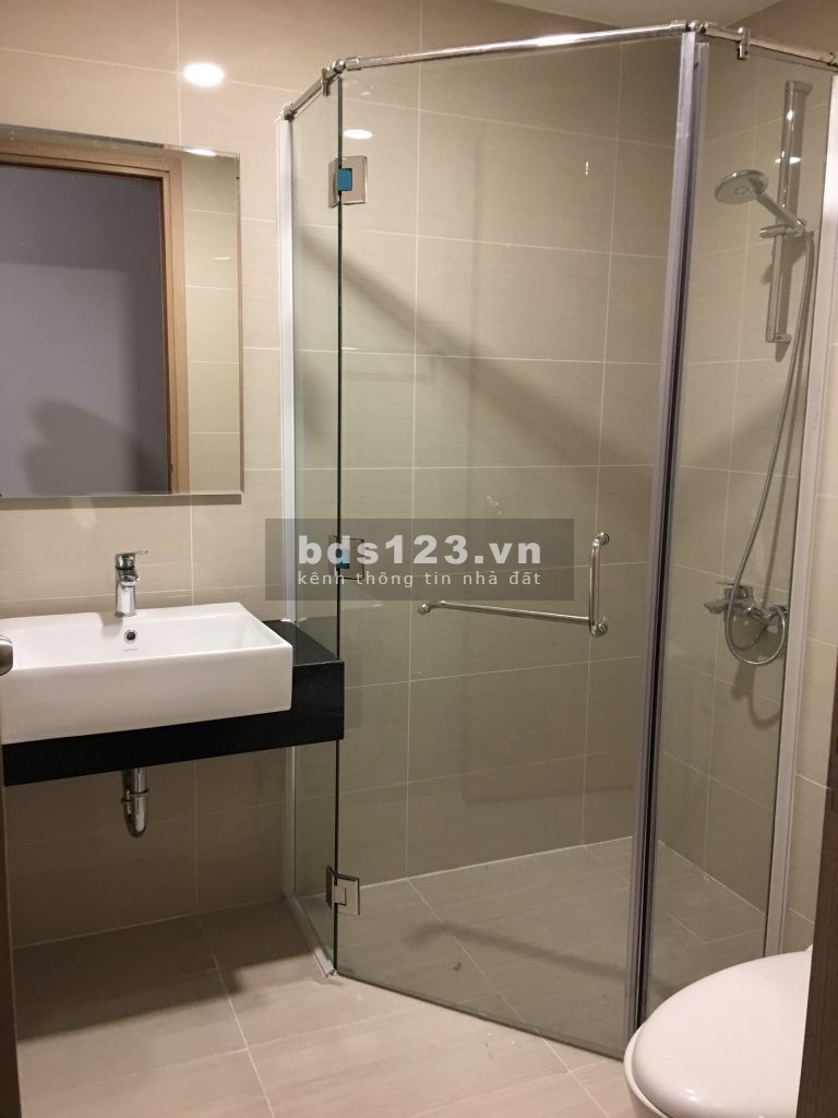 Cho thuê căn hộ Chung cư Khuông Việt 3 phòng ngủ,90m2, nhà trống,Giá:10tr/th.gọi E:0765568249 Văn