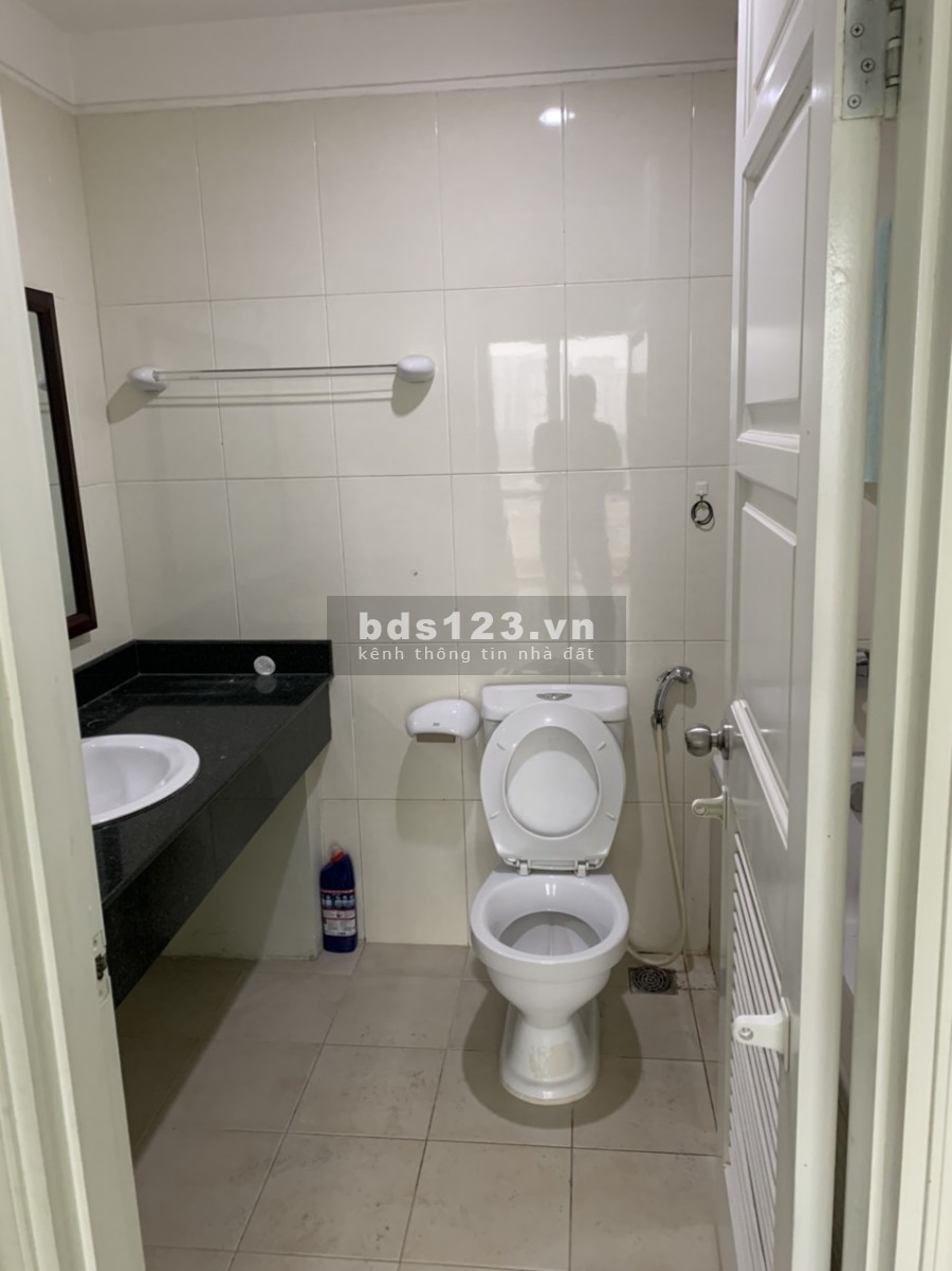 Cho thuê căn hộ cao cấp ciputra 123m2- 3pn, 2wc- nội thất cơ bản Giá cực sốc chỉ 15tr/th
