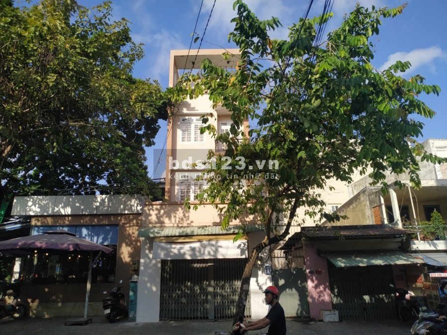 Cho thuê mặt bằng tầng trệt mặt tiền đường Lâm Văn Bền.