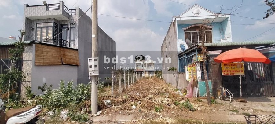 Bán đất ngay KDC An Sơn, giáp với Tp Hồ Chí Minh, giá 1 tỷ 115, DT 100m2, SHR.