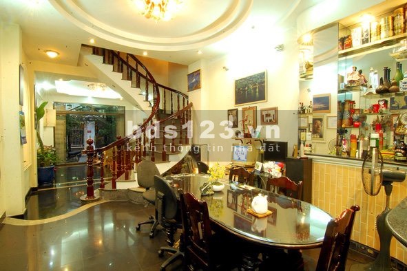 Bán nhà Nguyễn Bỉnh Khiêm Hẻm Xe Hơi tránh nhau, 2 chiều. 2 mặt tiền trước sau, hẻm thẳng, sân để xe máy.