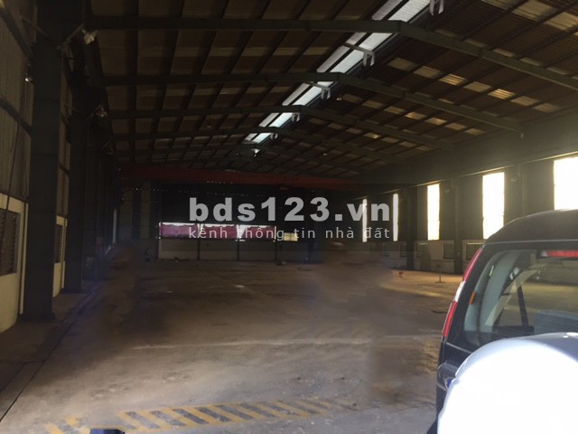 Cho thuê kho xưởng DT 1400m2 Đức Giang, Long Biên,Hà Nội.