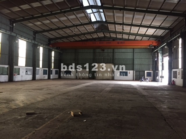 Cho thuê kho xưởng DT 1400m2 Đức Giang, Long Biên,Hà Nội.