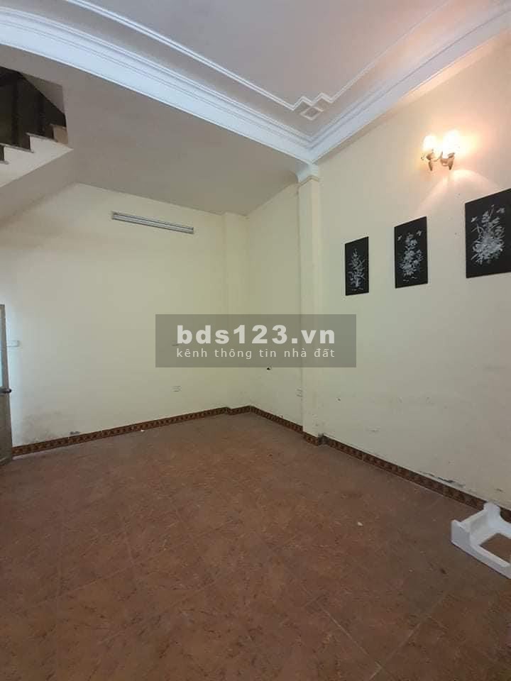 Bán Nhà Mặt Ngõ To Phố Minh Khai, Ô tô tránh, Kinh doanh, DT 30m2 x 4 Tầng x MT 5.4m Giá 4.5 Tỷ