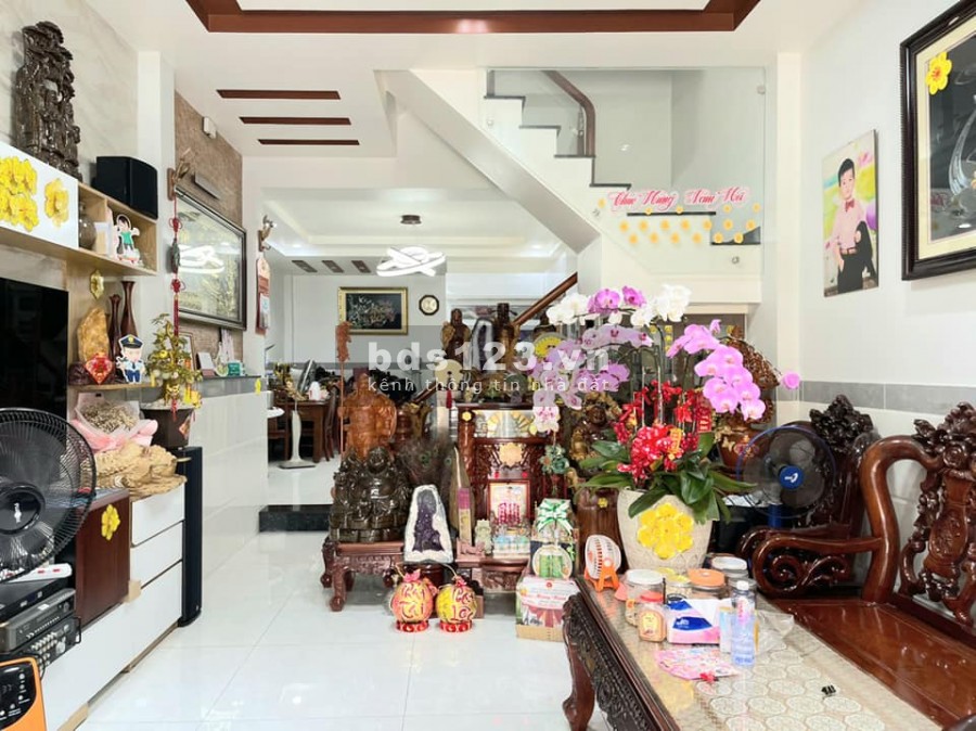 Hẻm xe tải đường Tân Sơn Nhì, Tân Phú, 54m2, 4 Tầng, 7.8 tỷ