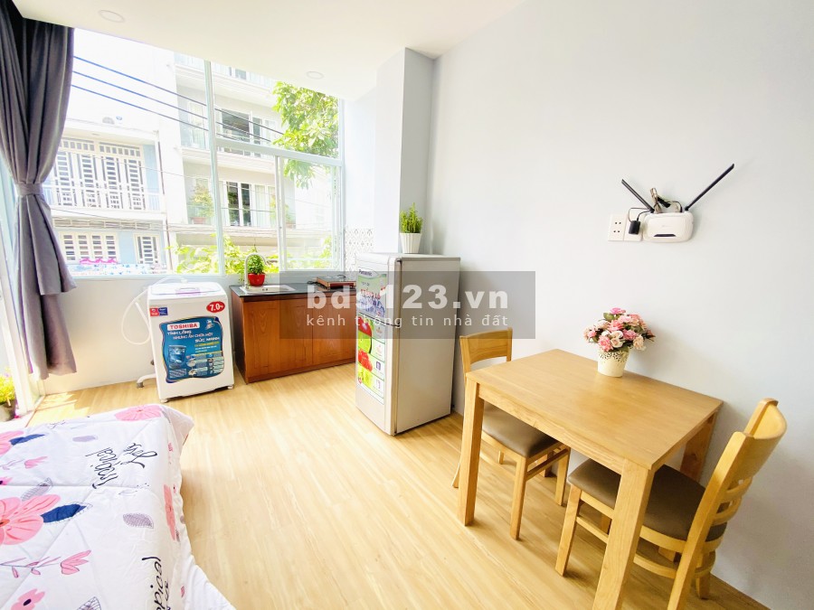 Cho thuê căn hộ studio full nội thất ban công Nguyễn Cửu Vân Bình Thạnh