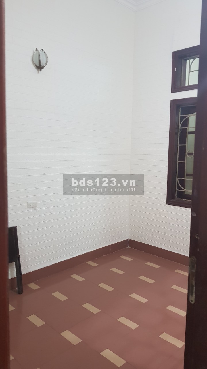 Bán nhà phố Ao Sen 70m 3 tầng, mt 4m, ô tô đỗ cửa 8,5 tỷ